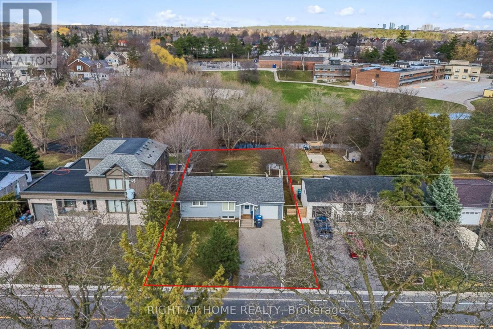 15 PIONEER DRIVE, Mississauga, Ontario