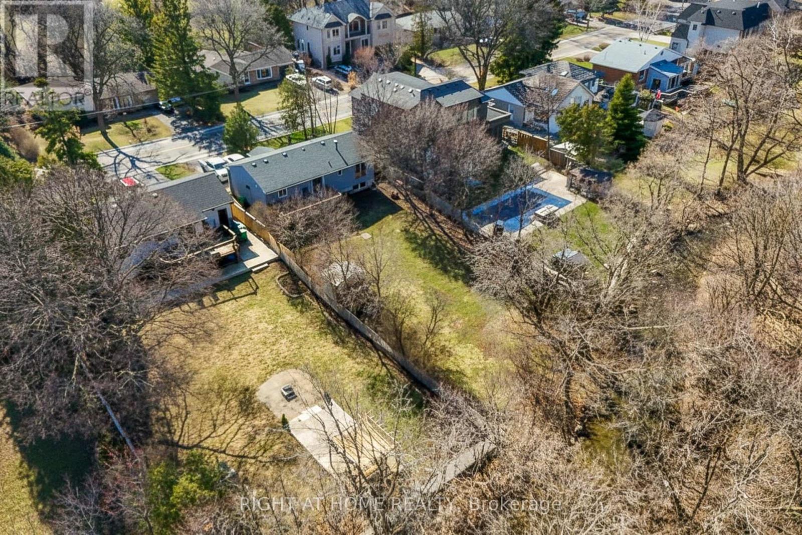 15 Pioneer Drive, Mississauga, Ontario  L5M 1G8 - Photo 23 - W12904774