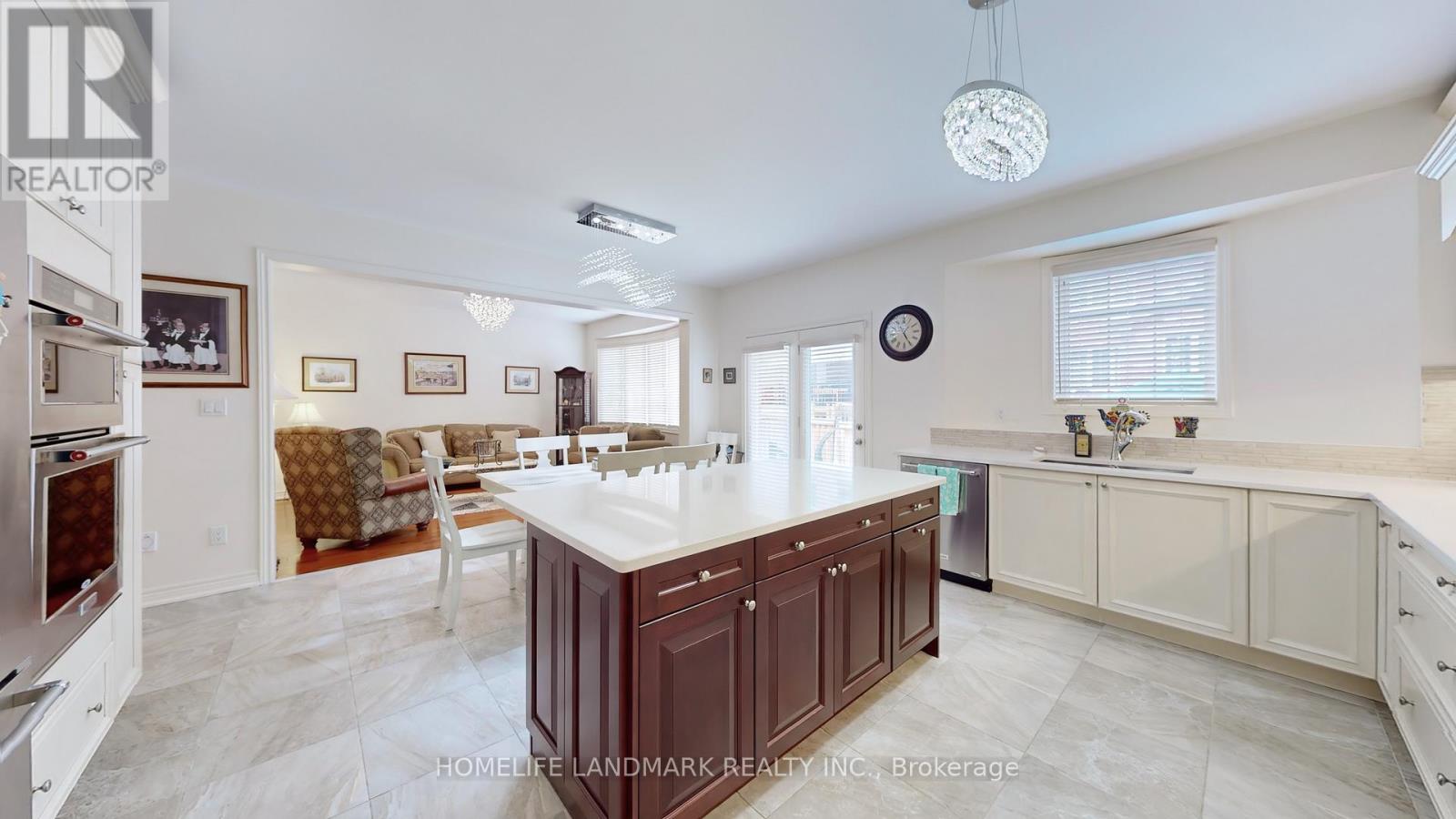 98 Fitzmaurice Drive, Vaughan, Ontario  L6A 4X6 - Photo 22 - N12527634