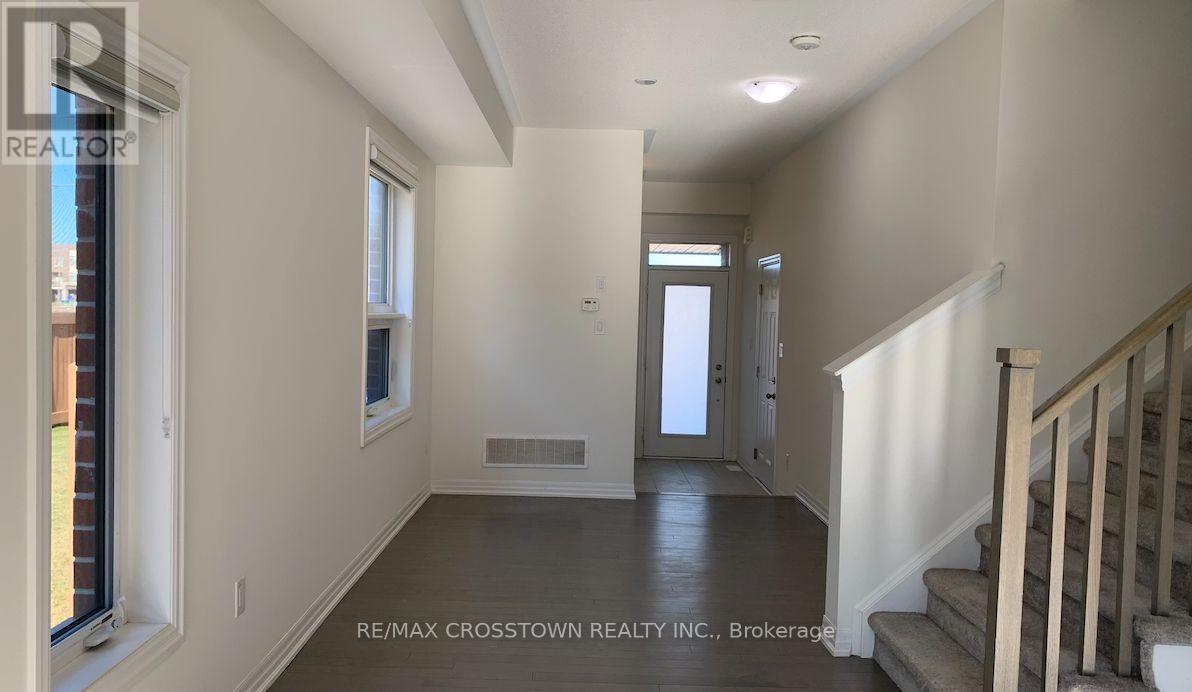 179 William Booth Avenue, Newmarket, Ontario  L3Y 4V9 - Photo 2 - N12985204