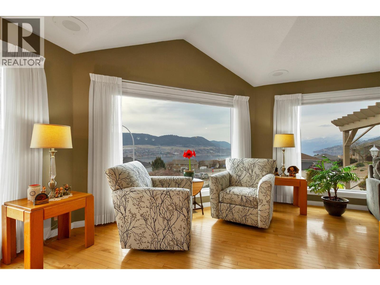 7020 Lakeridge Drive, Vernon, British Columbia  V1H 1P5 - Photo 10 - 10374013