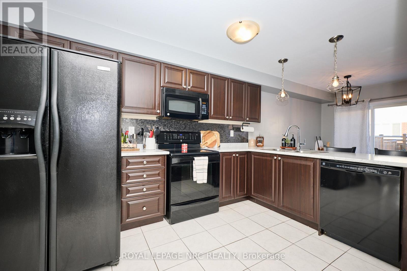 7759 White Pine Crescent, Niagara Falls, Ontario  L2H 0P1 - Photo 7 - X12634524