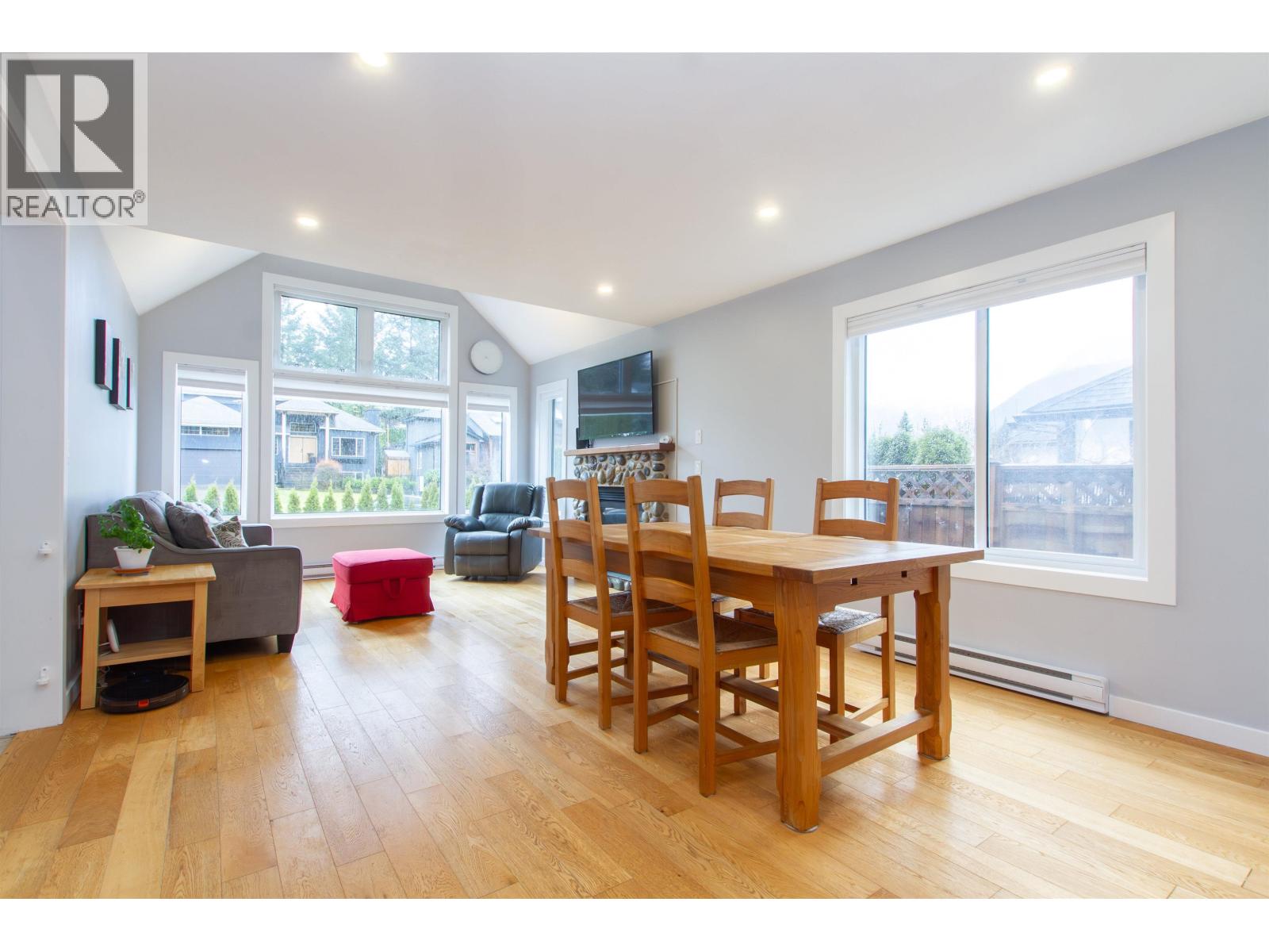 1027 Pia Road, Squamish, British Columbia  V0N 1T0 - Photo 5 - R3110130