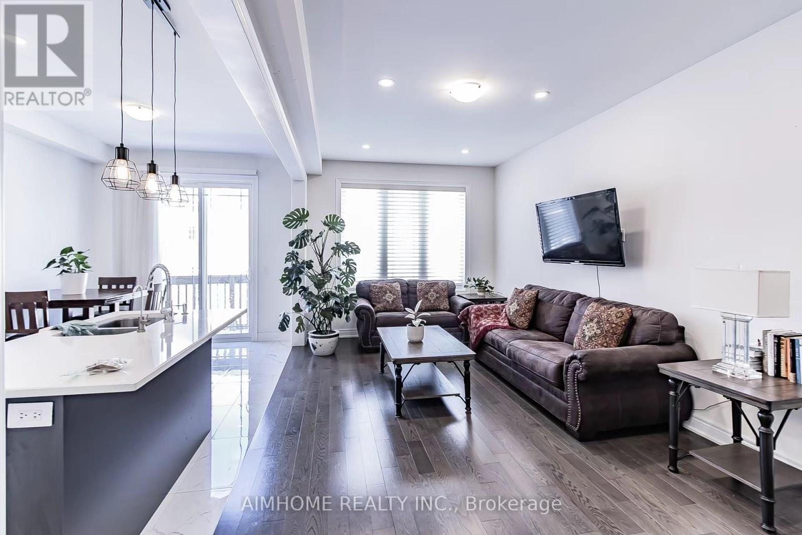 Upper Level - 50 Drizzel Crescent, Richmond Hill, Ontario  L4E 2G8 - Photo 15 - N12985844