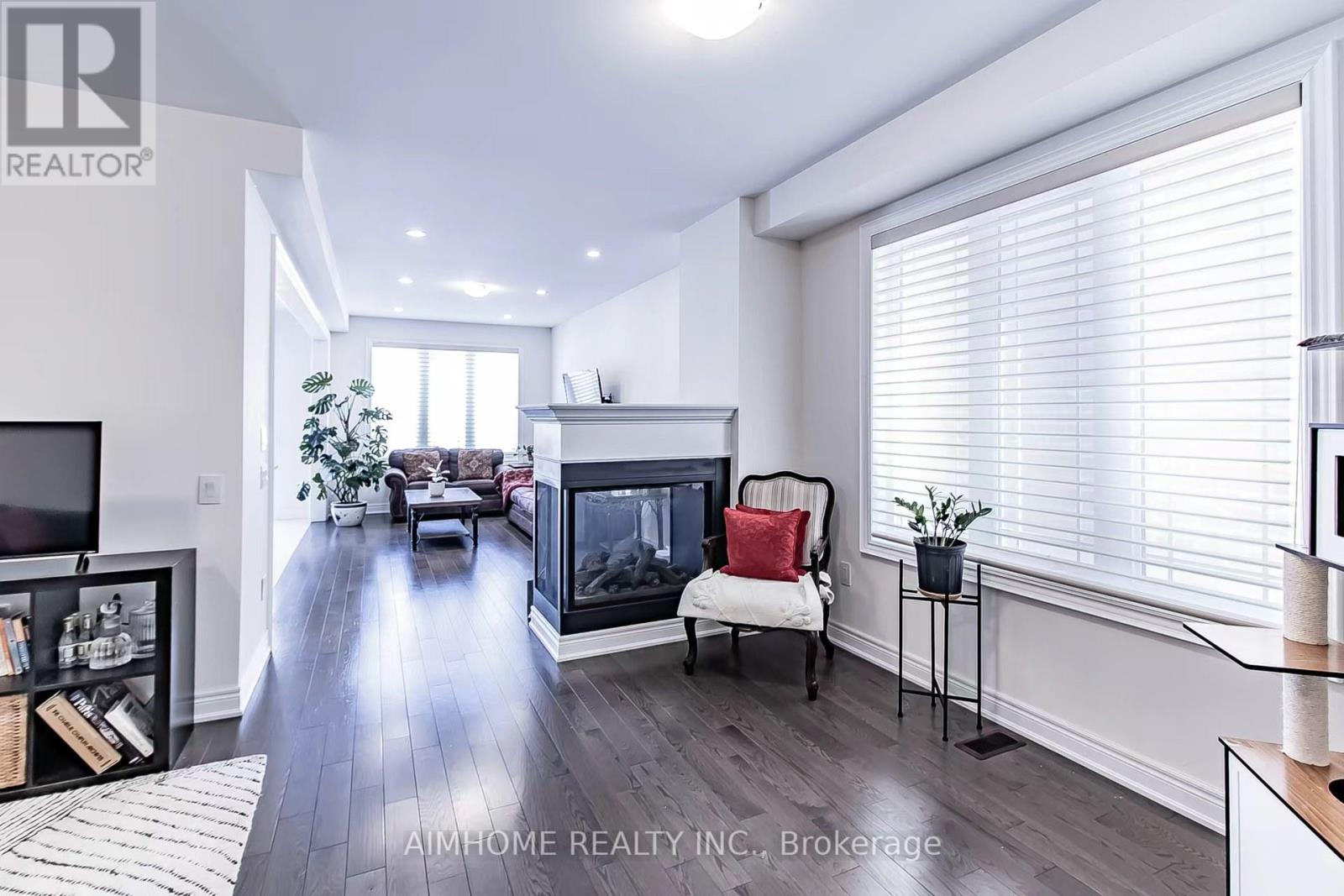 Upper Level - 50 Drizzel Crescent, Richmond Hill, Ontario  L4E 2G8 - Photo 14 - N12985844