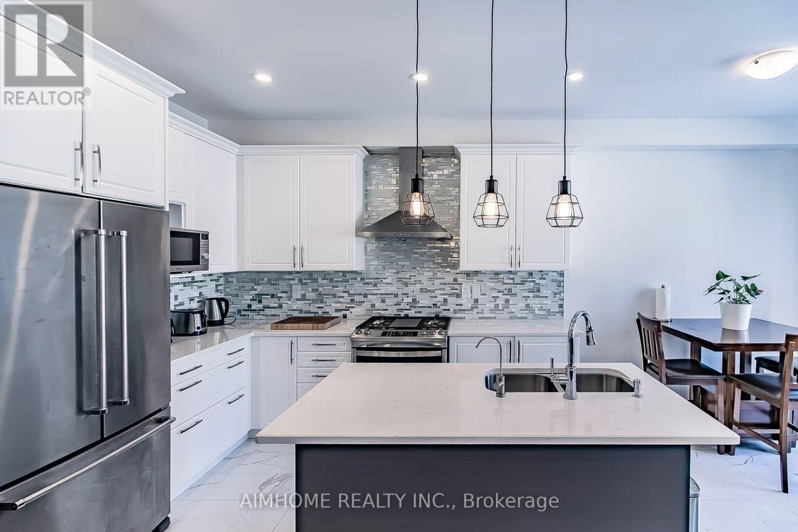 Upper Level - 50 Drizzel Crescent, Richmond Hill, Ontario  L4E 2G8 - Photo 19 - N12985844