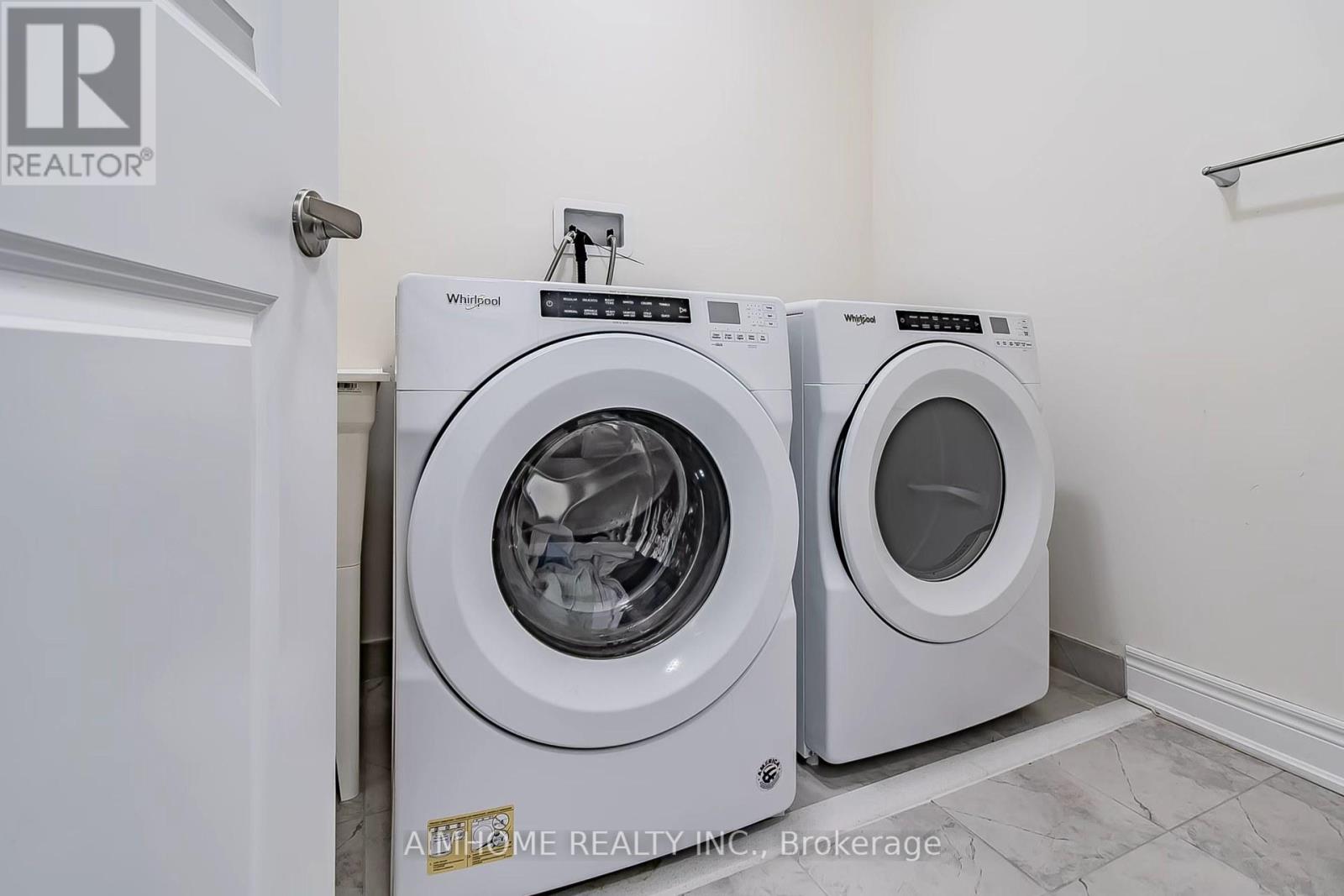 Upper Level - 50 Drizzel Crescent, Richmond Hill, Ontario  L4E 2G8 - Photo 26 - N12985844