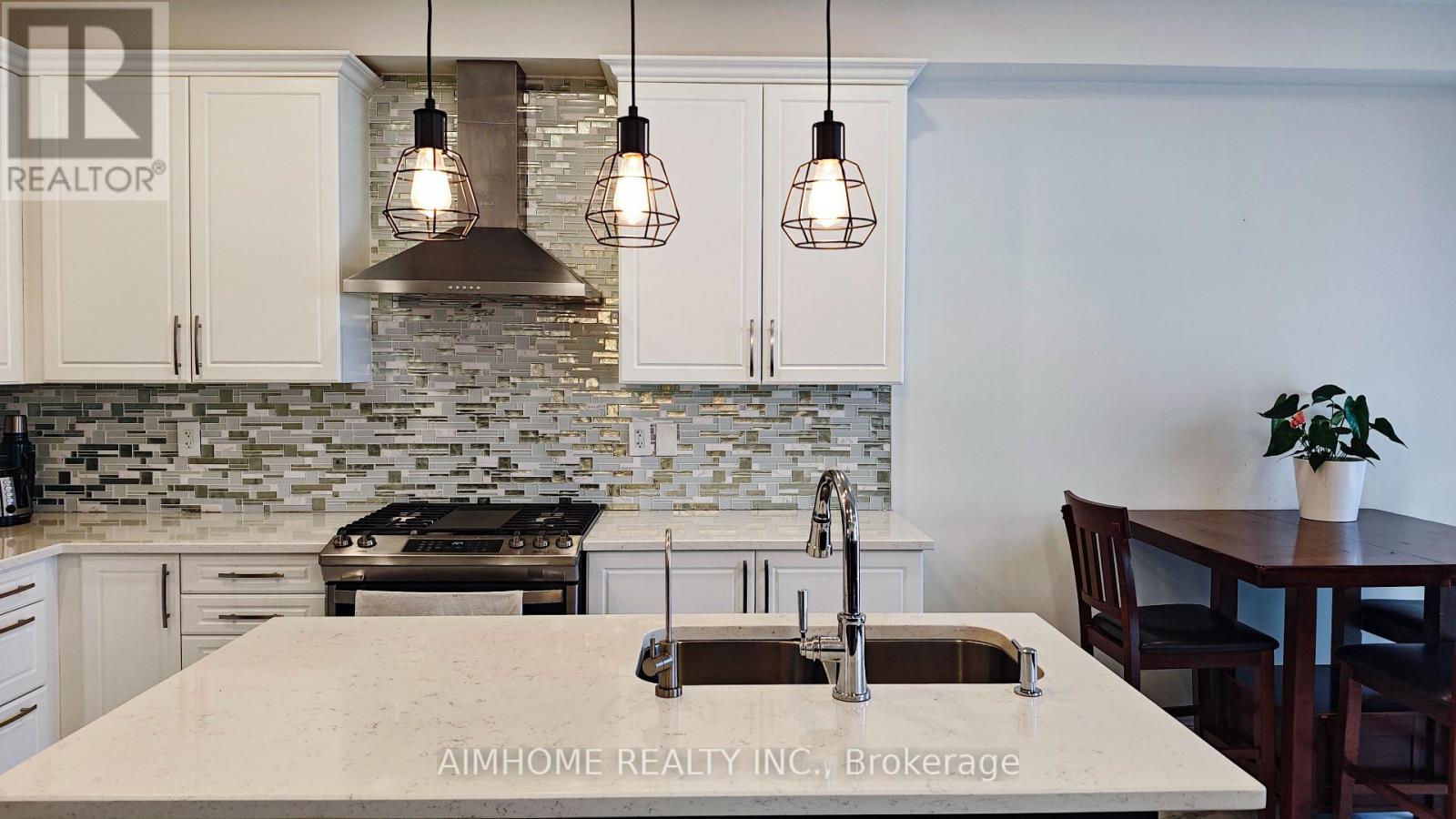 Upper Level - 50 Drizzel Crescent, Richmond Hill, Ontario  L4E 2G8 - Photo 3 - N12985844