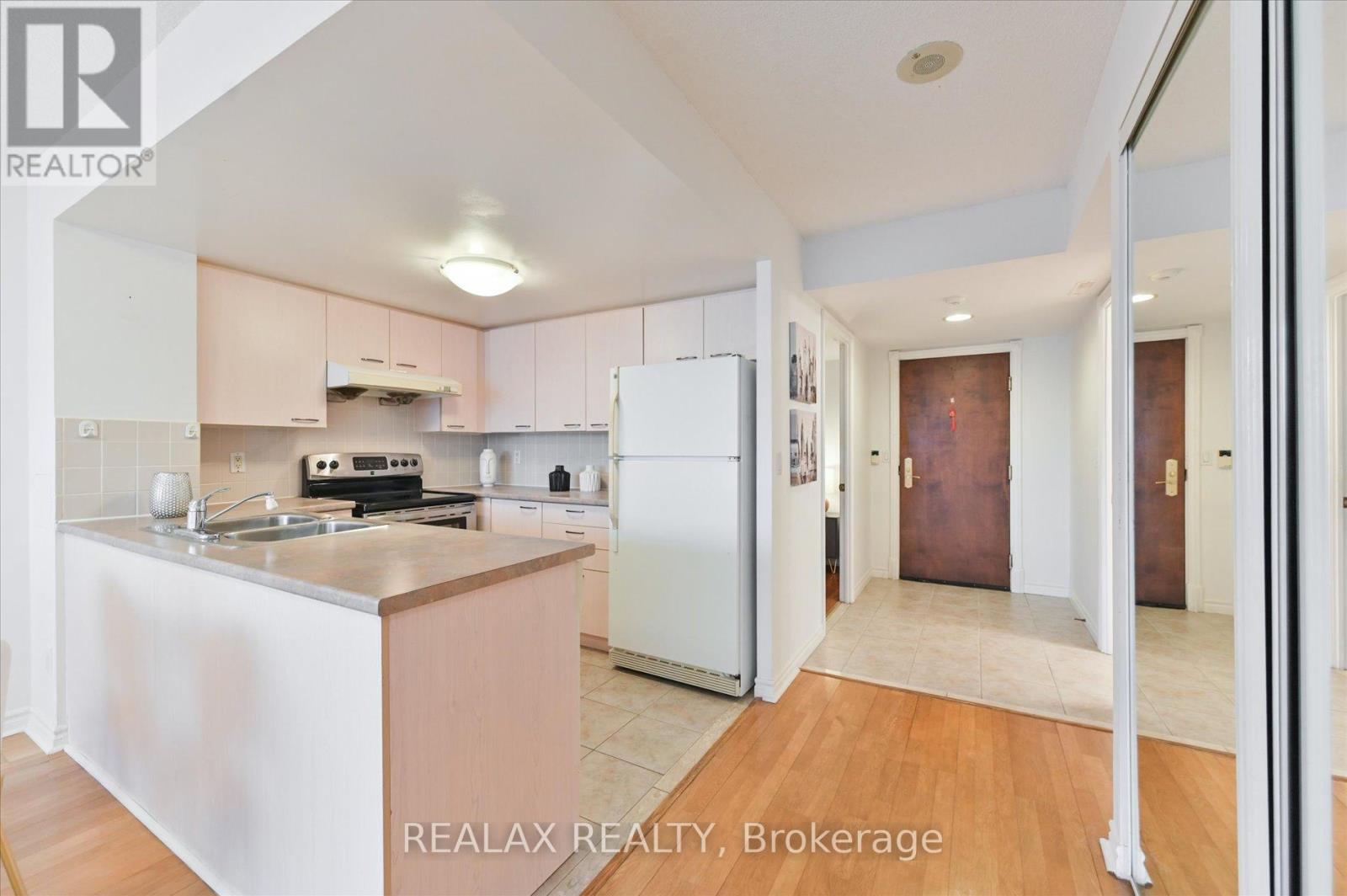 302 - 130 Pond Drive, Markham, Ontario L3T 7W5 - Photo 11 - N12987788