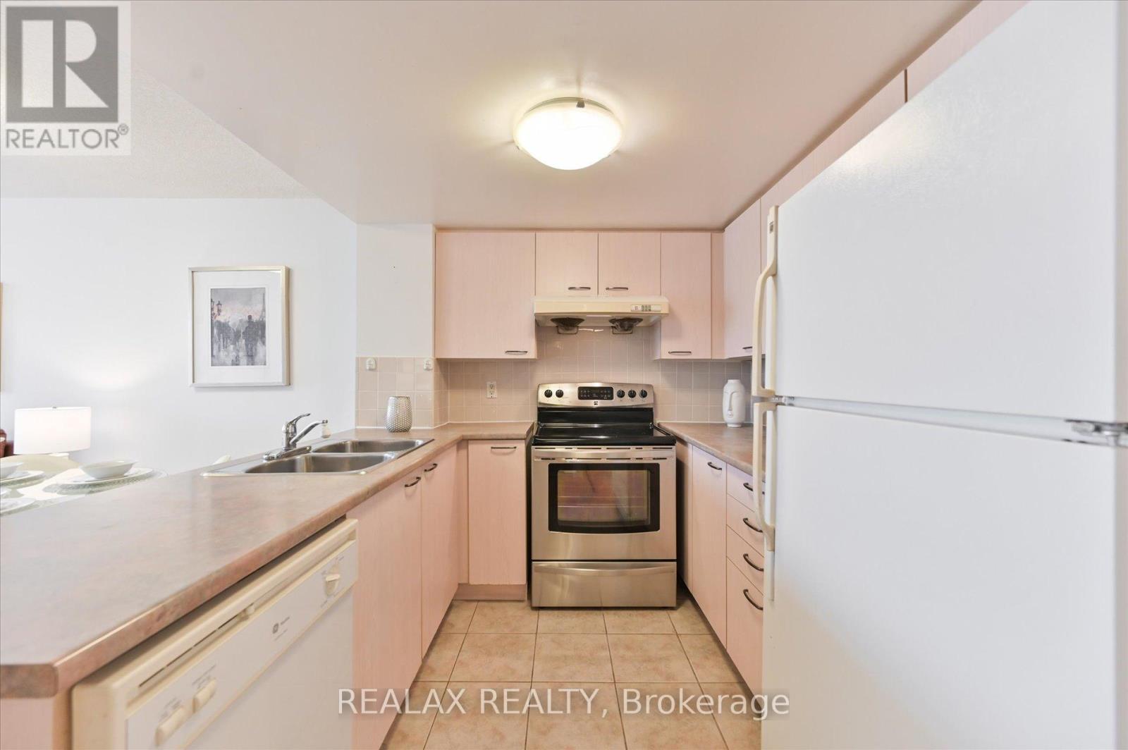 302 - 130 Pond Drive, Markham, Ontario L3T 7W5 - Photo 12 - N12987788