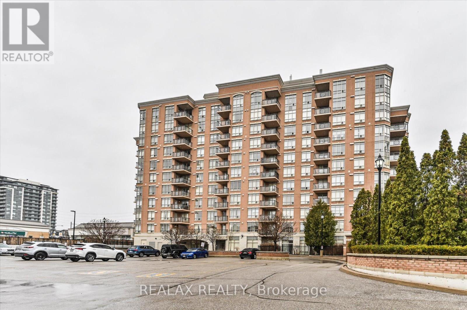 302 - 130 Pond Drive, Markham, Ontario L3T 7W5 - Photo 2 - N12987788