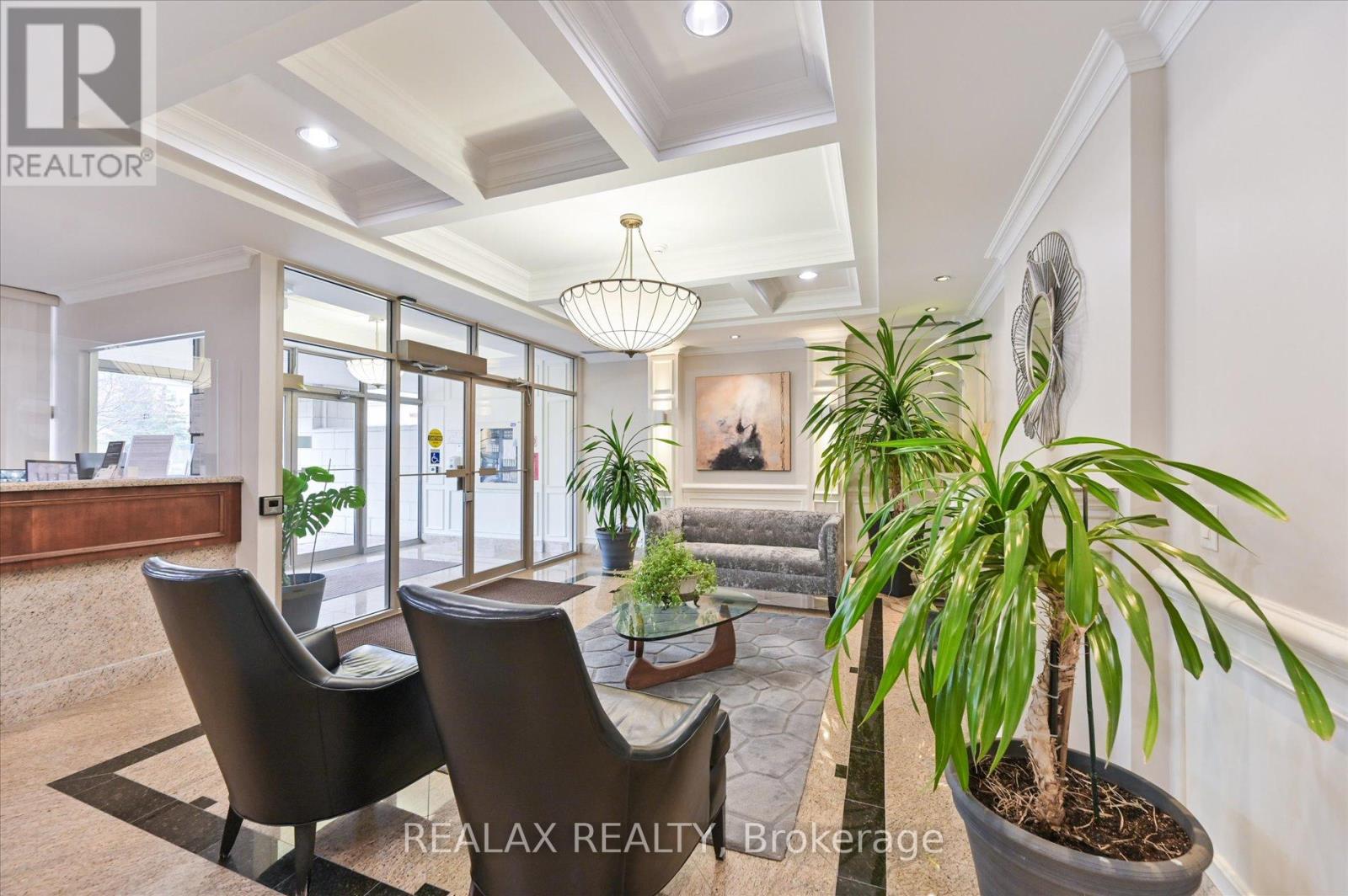 302 - 130 Pond Drive, Markham, Ontario L3T 7W5 - Photo 4 - N12987788