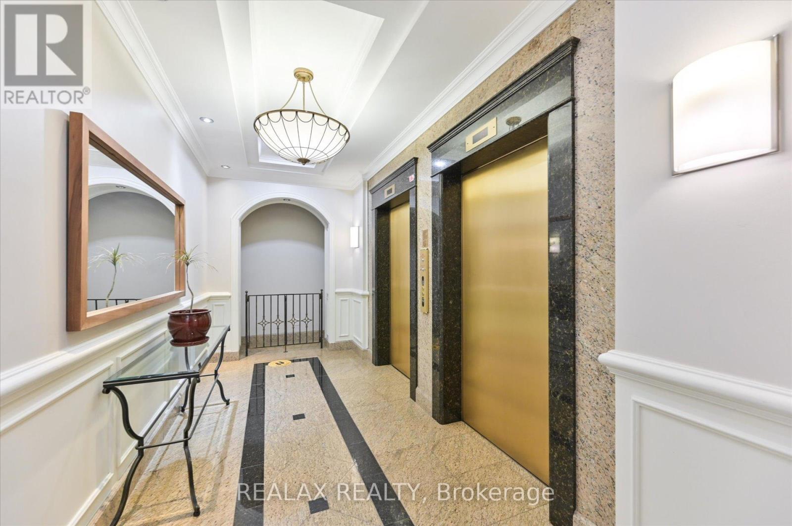 302 - 130 Pond Drive, Markham, Ontario L3T 7W5 - Photo 6 - N12987788