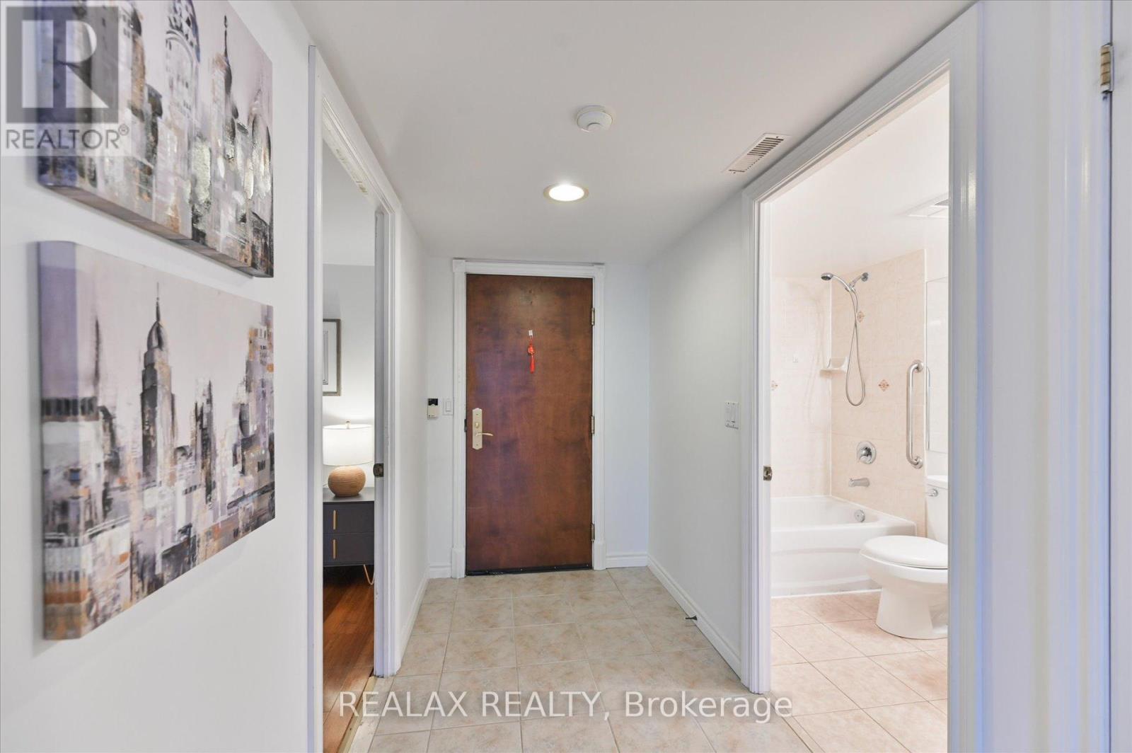 302 - 130 Pond Drive, Markham, Ontario L3T 7W5 - Photo 7 - N12987788