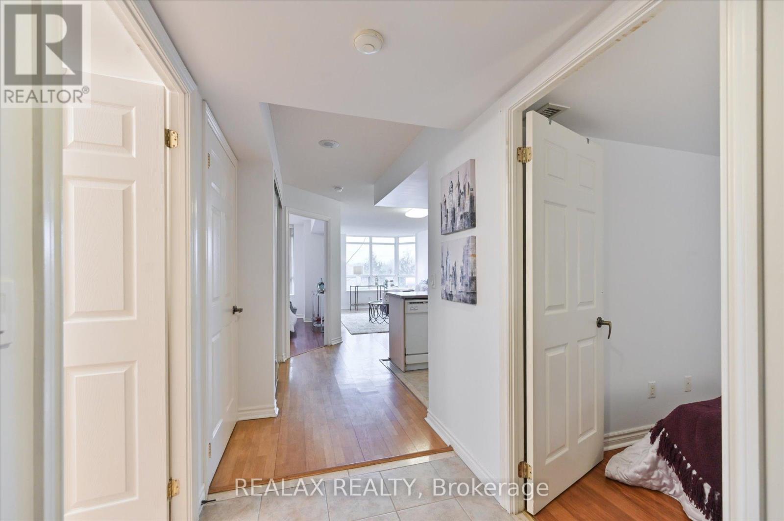 302 - 130 Pond Drive, Markham, Ontario L3T 7W5 - Photo 8 - N12987788