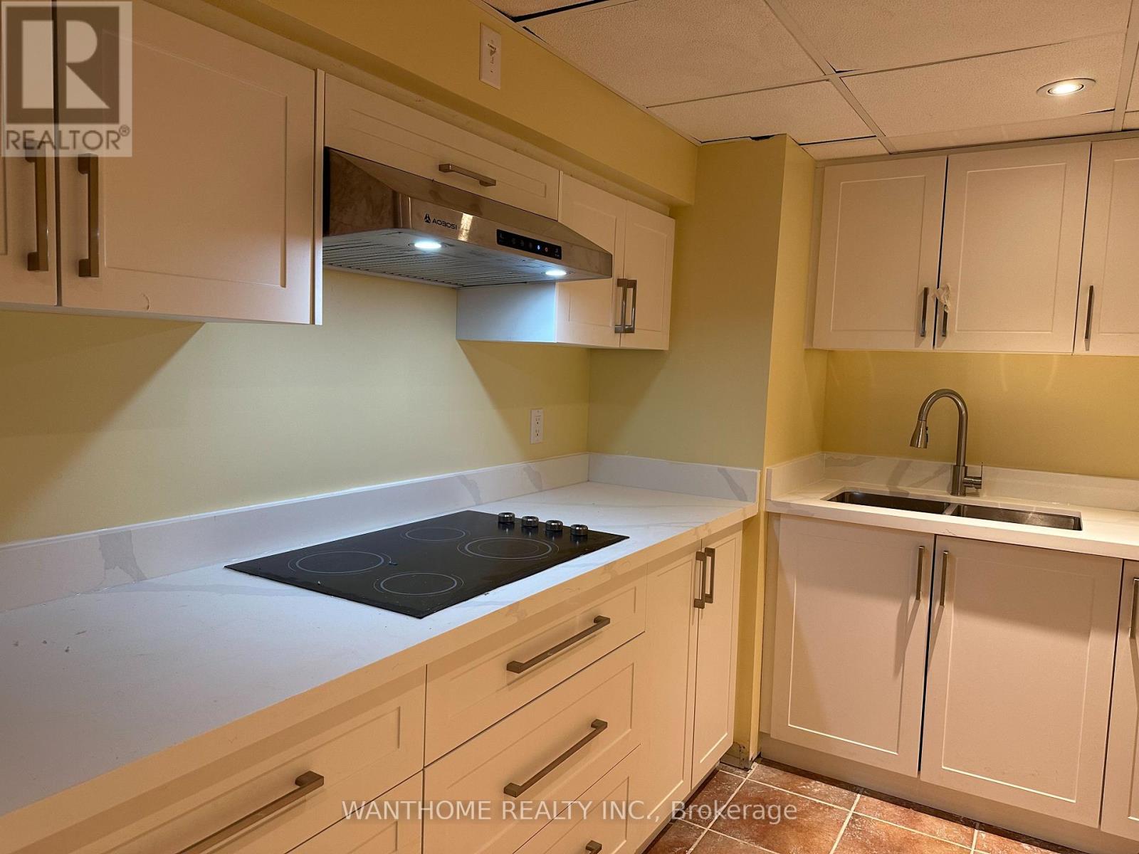 Basement - 5533 Loonlake Avenue, Mississauga, Ontario  L5V 2E3 - Photo 11 - W12987806