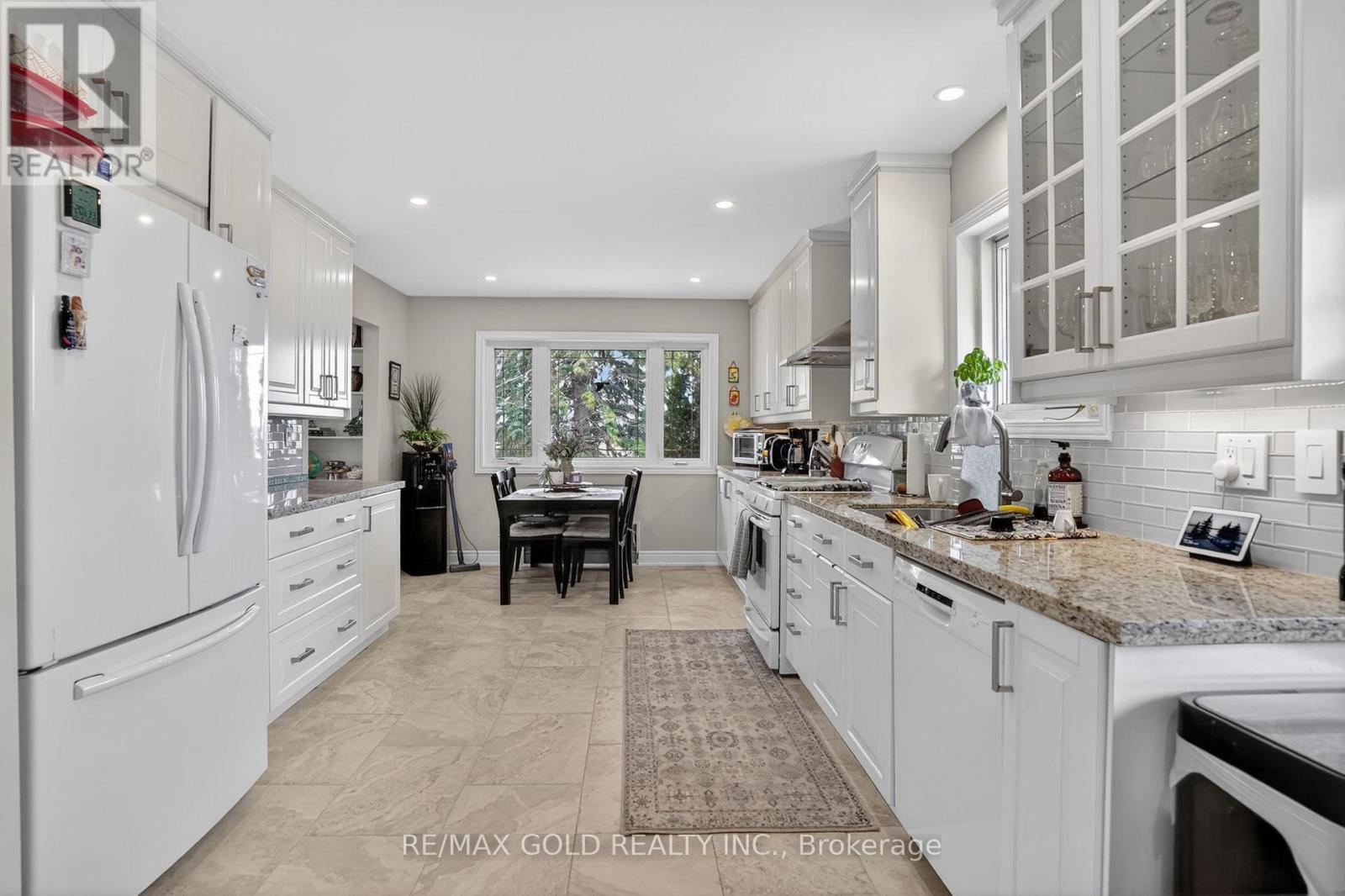 752 Old School Road, Caledon, Ontario  L7C 0V6 - Photo 11 - W12983420