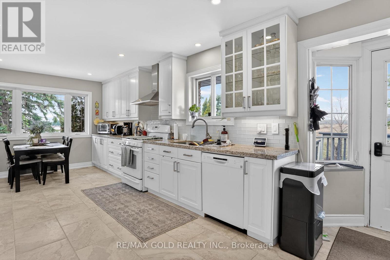 752 Old School Road, Caledon, Ontario  L7C 0V6 - Photo 12 - W12983420