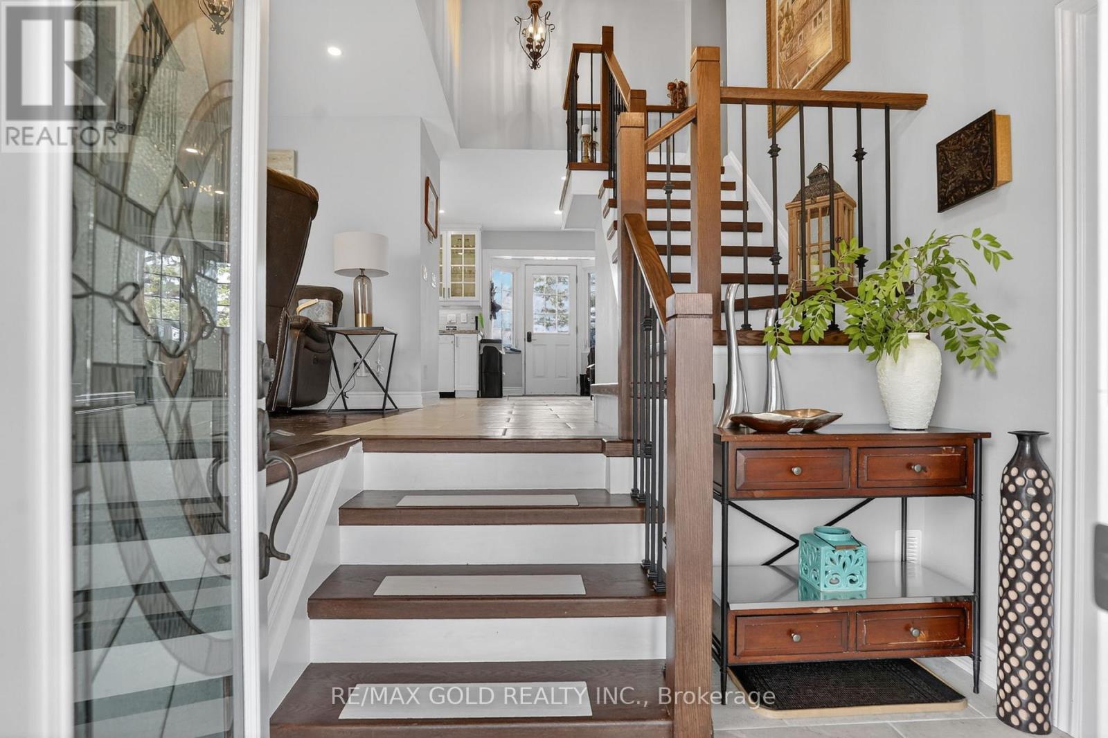 752 Old School Road, Caledon, Ontario  L7C 0V6 - Photo 5 - W12983420