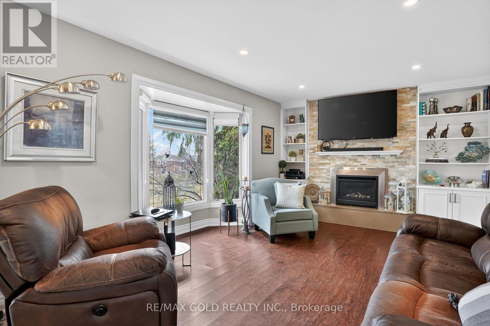 752 Old School Road, Caledon, Ontario  L7C 0V6 - Photo 9 - W12983420