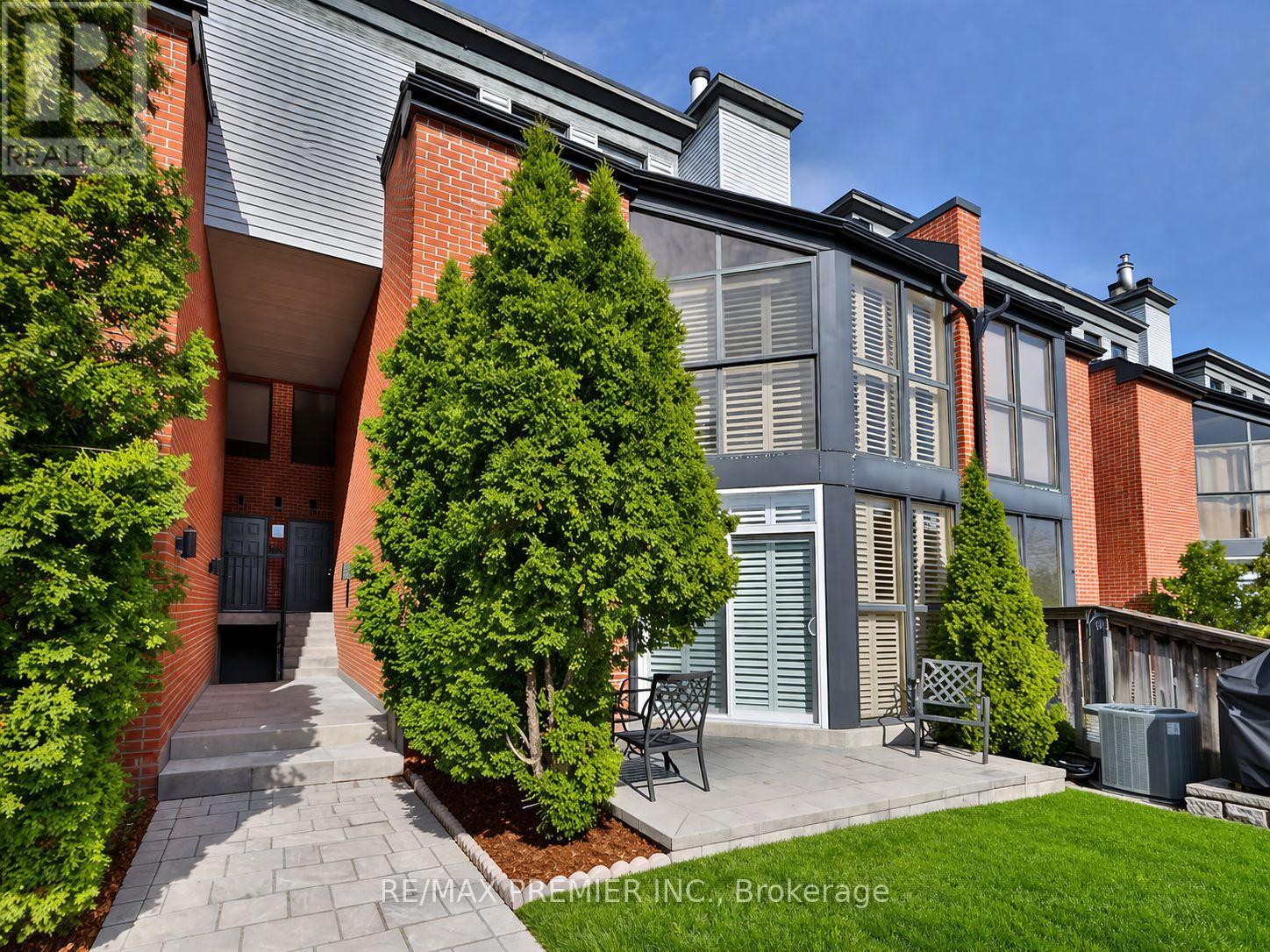 8 - 100 ARBORS LANE, Vaughan, Ontario