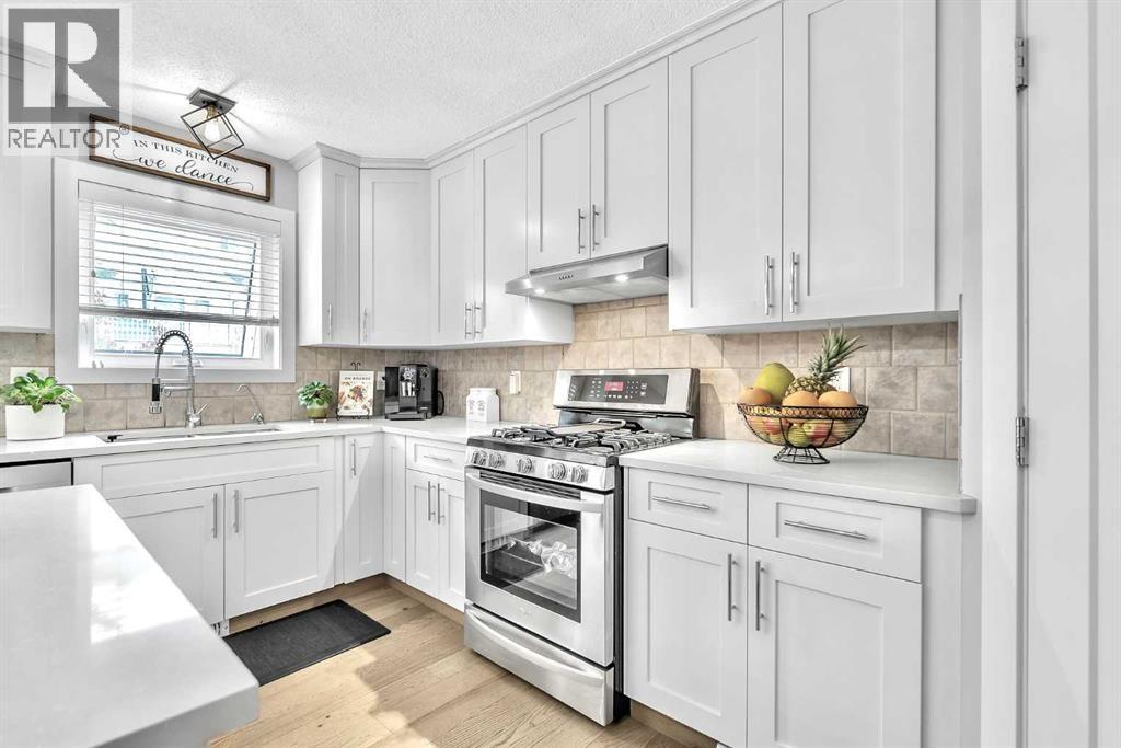 419 Rocky Ridge Bay Nw, Calgary, Alberta  t3g 4h8 - Photo 15 - A2299448