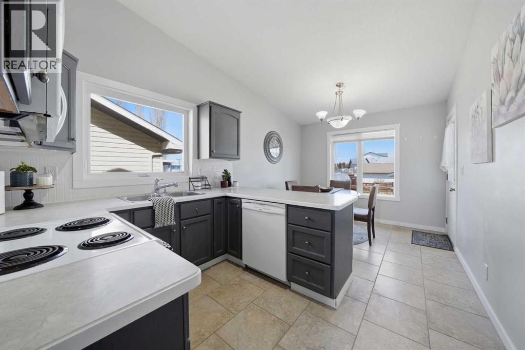 93 Old Boomer Road, Sylvan Lake, Alberta  T4S 2H9 - Photo 6 - A2299704