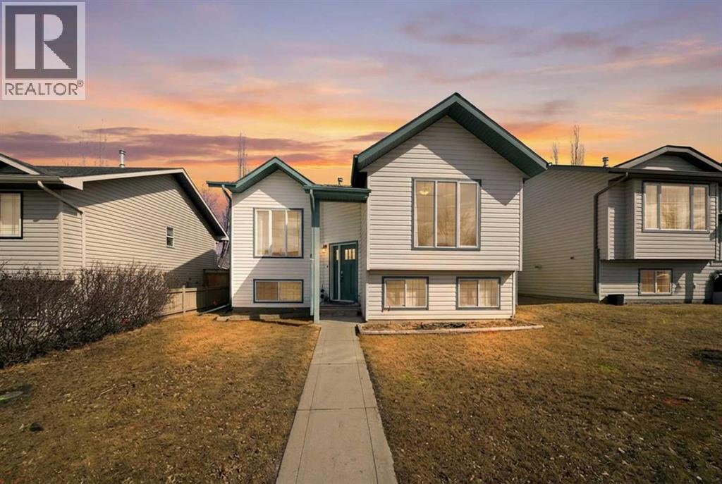 93 Old Boomer Road, Sylvan Lake, Alberta  T4S 2H9 - Photo 1 - A2299704