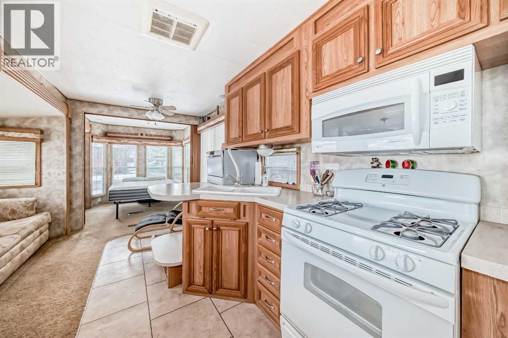 45 Points West Resort, Sylvan Lake, Alberta  T4S 1T3 - Photo 7 - A2300260