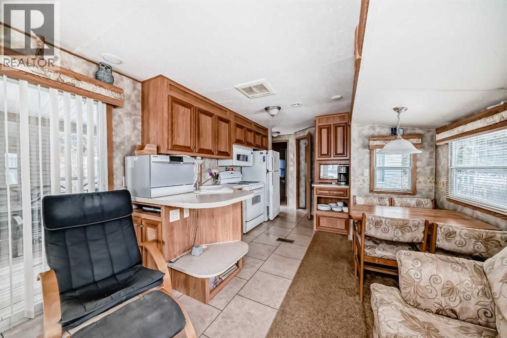 45 Points West Resort, Sylvan Lake, Alberta  T4S 1T3 - Photo 5 - A2300260