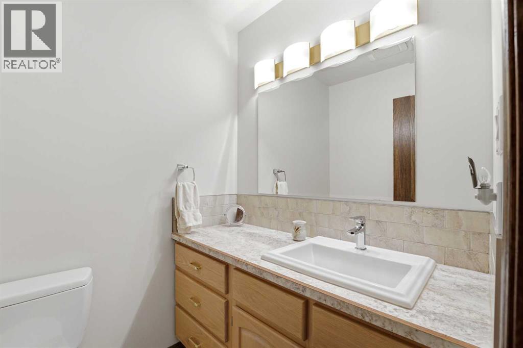 77 Allan Close, Red Deer, Alberta  T4R 1A4 - Photo 14 - A2300774