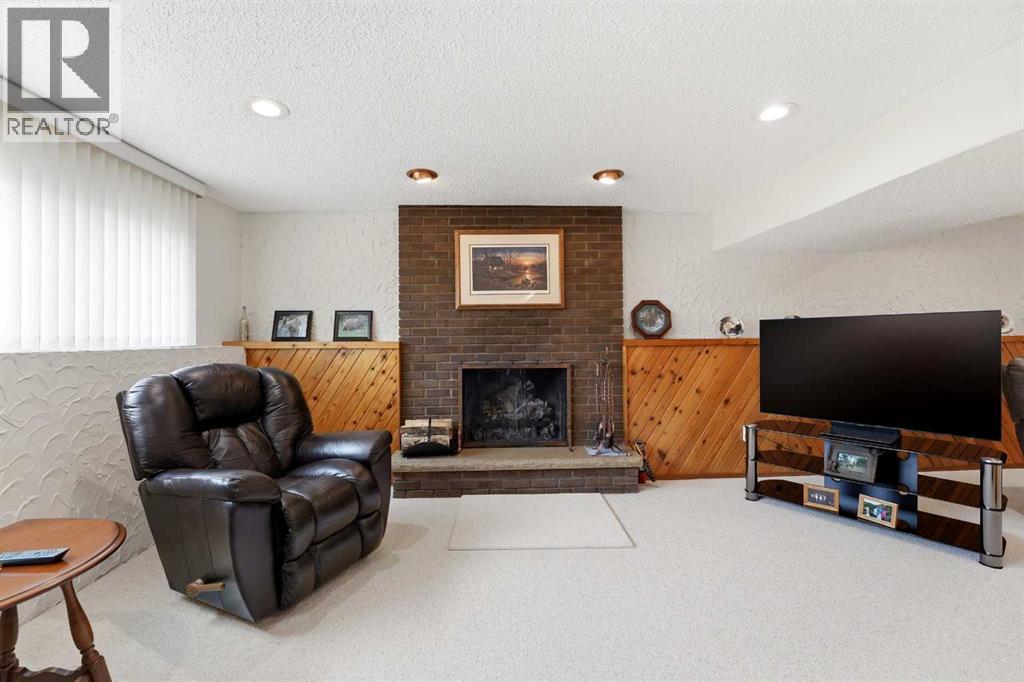 77 Allan Close, Red Deer, Alberta  T4R 1A4 - Photo 18 - A2300774