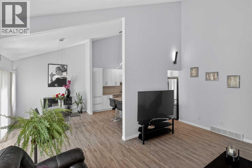 156 Sunlake Gardens SE, Calgary, Alberta  T2X 3G4 - Photo 8 - A2300206