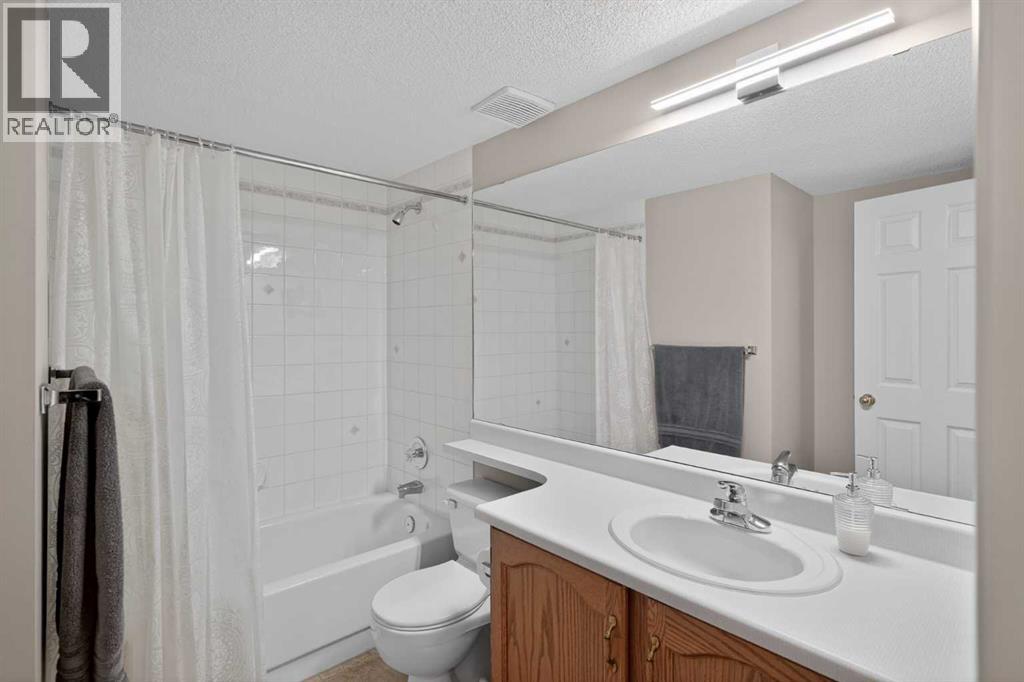 156 Sunlake Gardens SE, Calgary, Alberta  T2X 3G4 - Photo 32 - A2300206