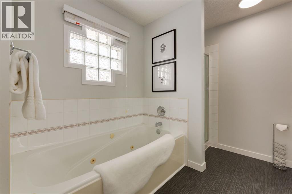 82 Hidden Ridge View Nw, Calgary, Alberta  T3A 5V8 - Photo 29 - A2300274