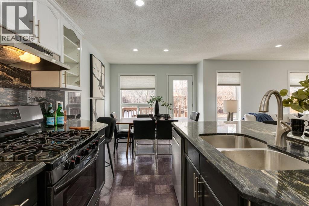 82 Hidden Ridge View Nw, Calgary, Alberta  T3A 5V8 - Photo 16 - A2300274