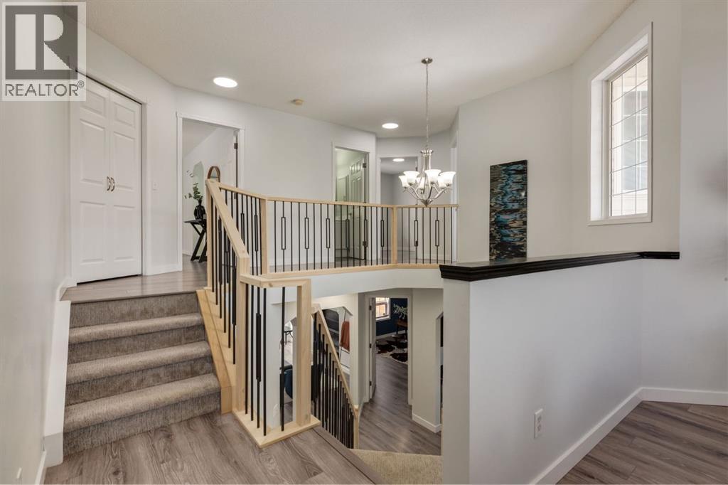82 Hidden Ridge View Nw, Calgary, Alberta  T3A 5V8 - Photo 23 - A2300274