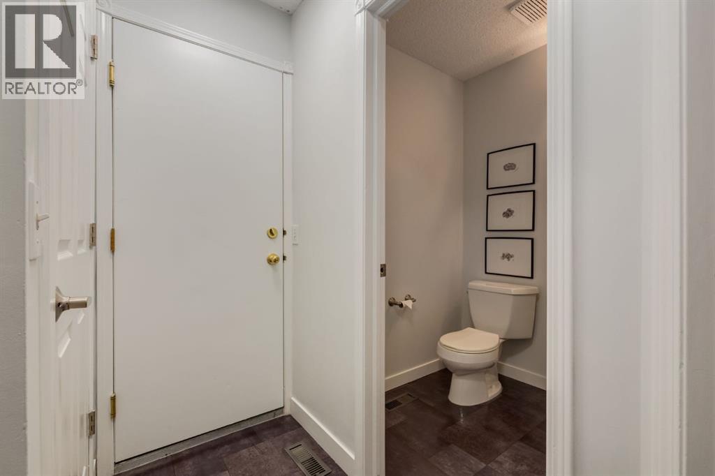 82 Hidden Ridge View Nw, Calgary, Alberta  T3A 5V8 - Photo 22 - A2300274