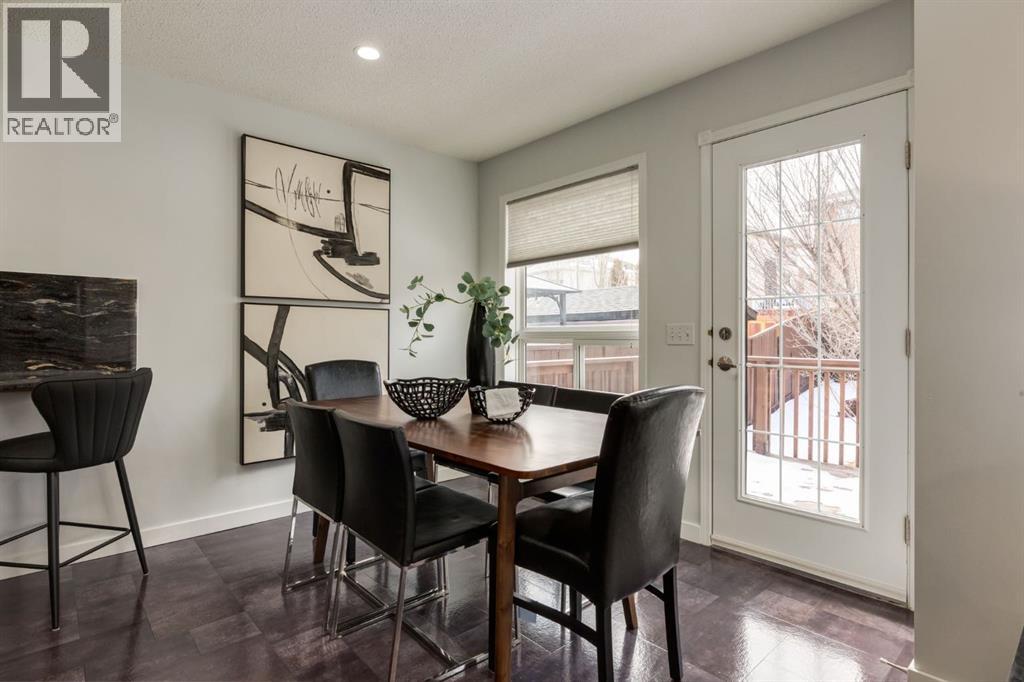 82 Hidden Ridge View Nw, Calgary, Alberta  T3A 5V8 - Photo 12 - A2300274