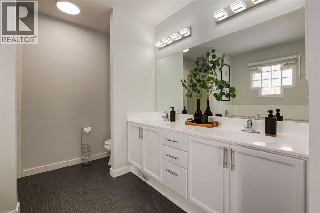 82 Hidden Ridge View Nw, Calgary, Alberta  T3A 5V8 - Photo 28 - A2300274