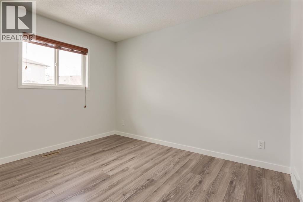 82 Hidden Ridge View Nw, Calgary, Alberta  T3A 5V8 - Photo 32 - A2300274