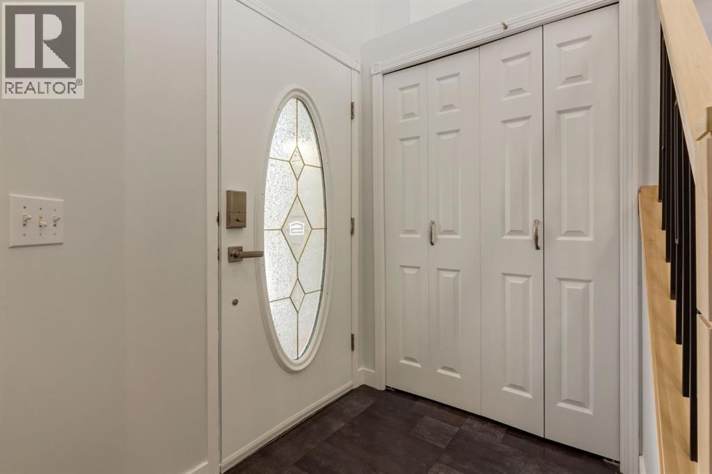 82 Hidden Ridge View Nw, Calgary, Alberta  T3A 5V8 - Photo 2 - A2300274