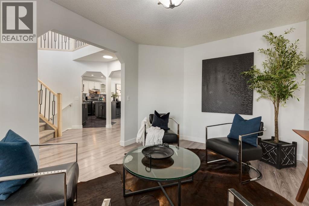 82 Hidden Ridge View Nw, Calgary, Alberta  T3A 5V8 - Photo 5 - A2300274