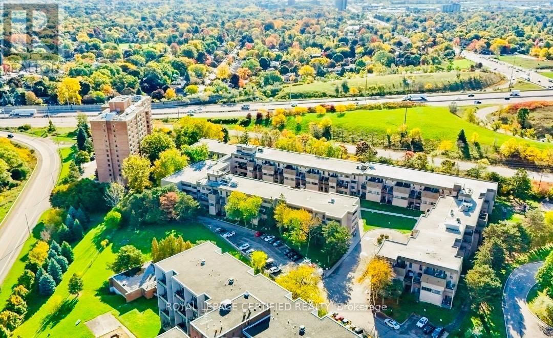 112 - 2095 Roche Court, Mississauga, Ontario  L5K 2C8 - Photo 34 - W12957958