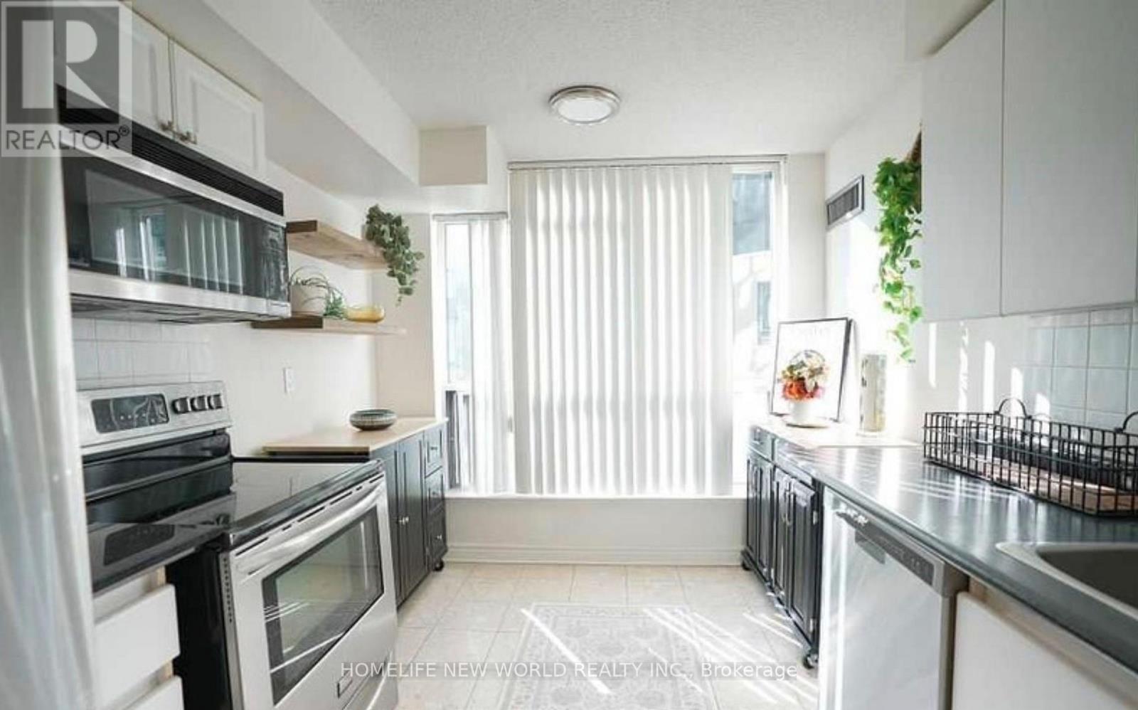 203 - 24 Wellesley Street W, Toronto, Ontario  M4Y 2X3 - Photo 2 - C12987844