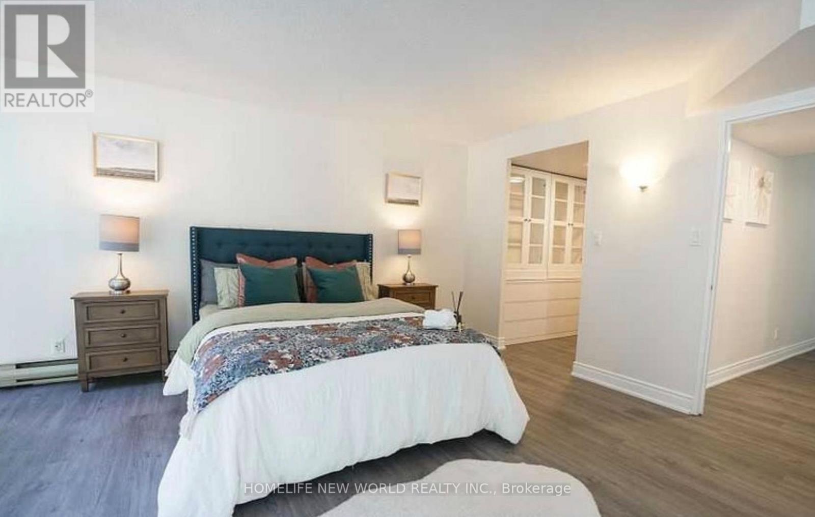 203 - 24 Wellesley Street W, Toronto, Ontario  M4Y 2X3 - Photo 4 - C12987844