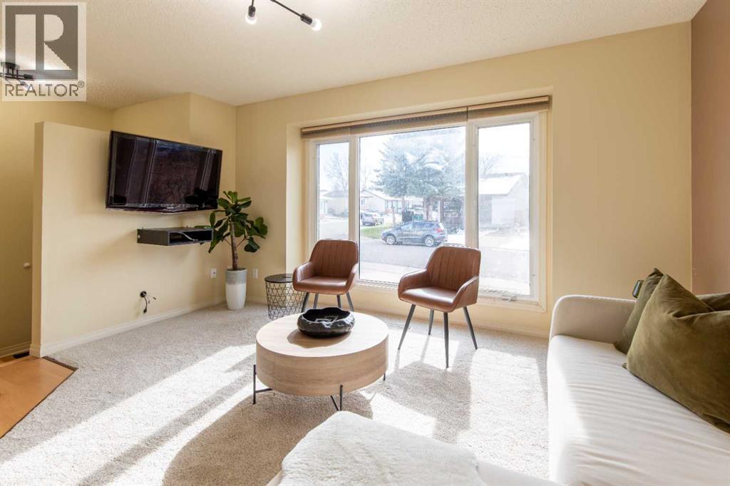 28 Dakota Road W, Lethbridge, Alberta  T1K 5L5 - Photo 5 - A2299479