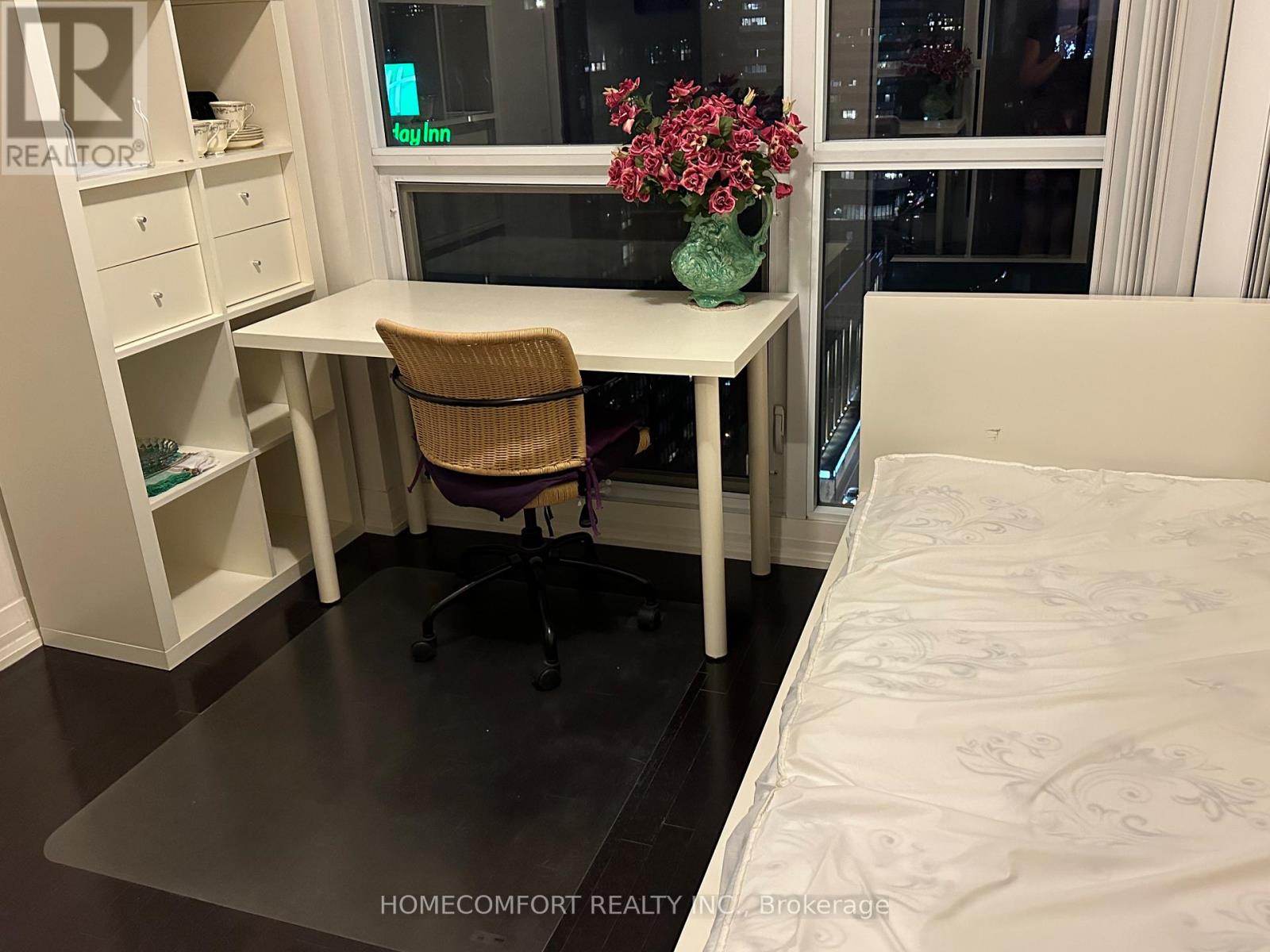 2305 - 21 Carlton Street, Toronto, Ontario  M5B 1L3 - Photo 5 - C12975976