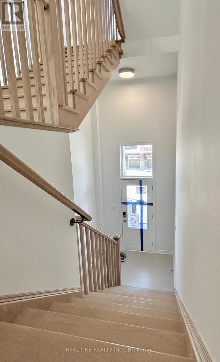 122 Avani Avenue, Markham, Ontario  L6C 3S4 - Photo 6 - N12987832