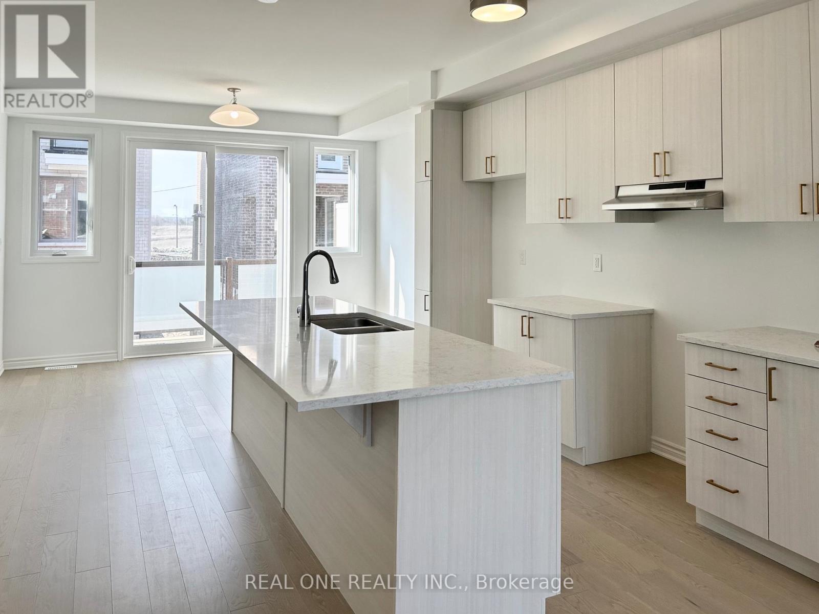 122 Avani Avenue, Markham, Ontario  L6C 3S4 - Photo 9 - N12987832